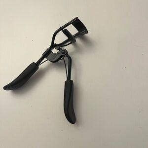 Dior Black Eyelash Curler